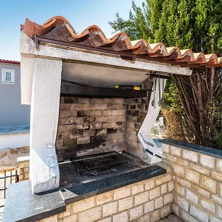 Cozy In With Wifi Apartment Rovanjska